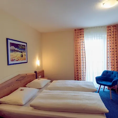 Waldeck Garni Hotel 3*